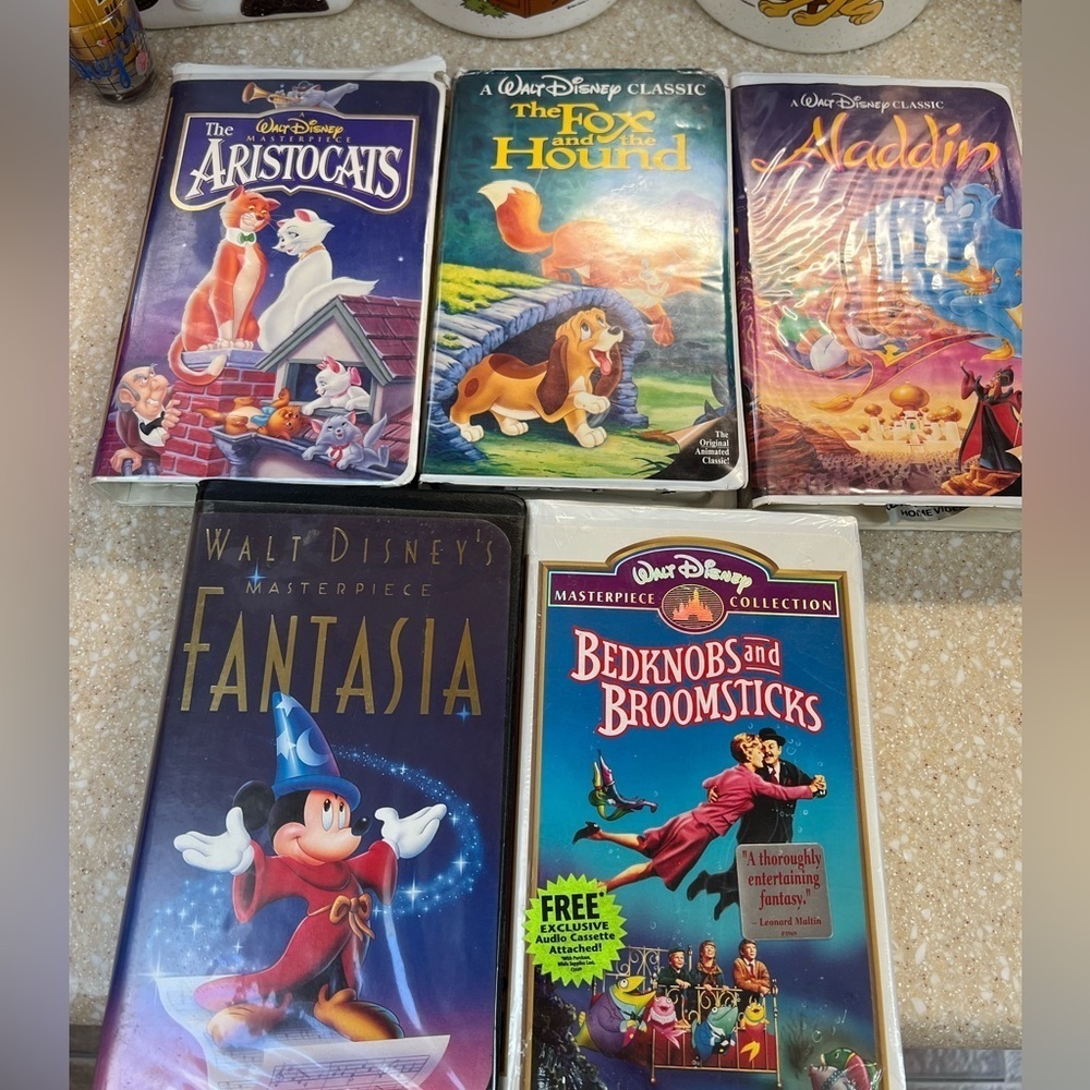 DISNEY VHS 3 Black Diamond Fantasia, Aladdin, Fox+Hound Bedknobs+Broomsticks-